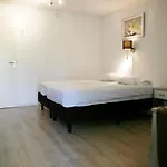 & - De Zeven Heuvelen Отель