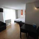& - De Zeven Heuvelen Грусбек