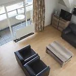 & - De Zeven Heuvelen 호텔 3*