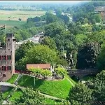 & - De Zeven Heuvelen 3*