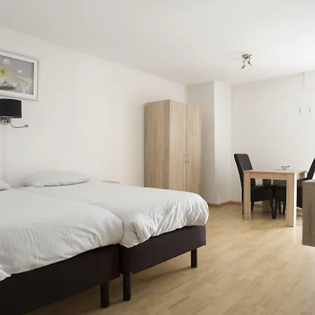 & - De Zeven Heuvelen Отель 3*