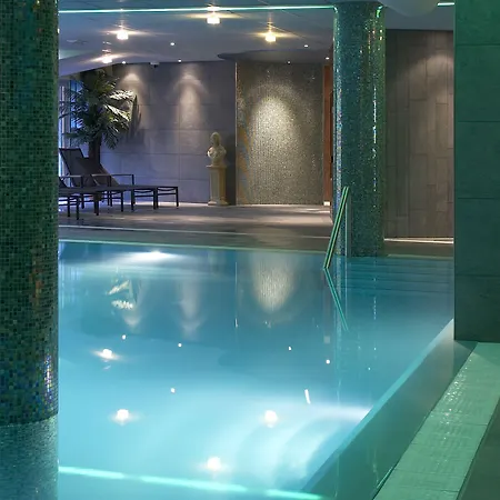 & - De Zeven Heuvelen Отель 3*