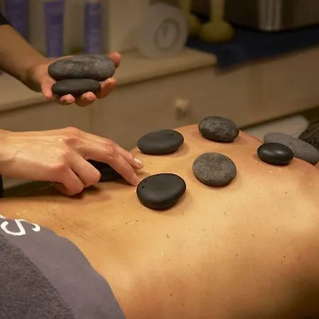 Отель & - De Zeven Heuvelen 3*