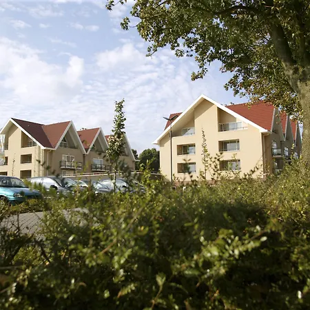 & - De Zeven Heuvelen 3*