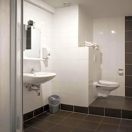 & - De Zeven Heuvelen 3*