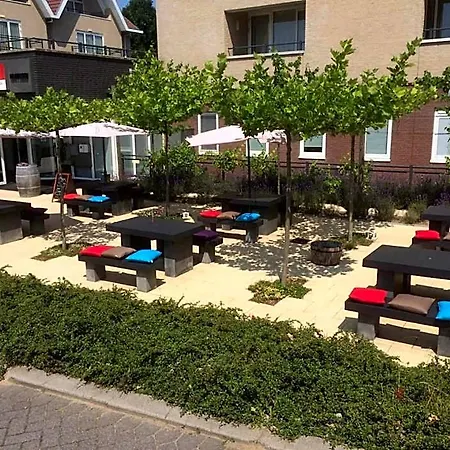 & - De Zeven Heuvelen 3* フロースベーク
