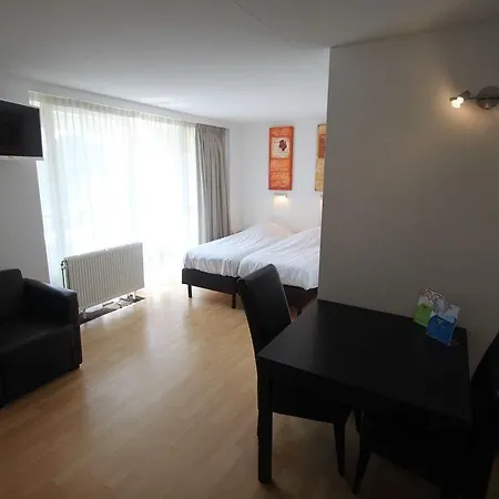 & - De Zeven Heuvelen Грусбек