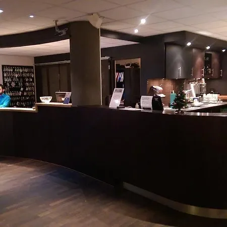 & - De Zeven Heuvelen ホテル