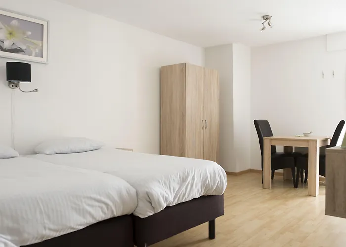 & - De Zeven Heuvelen Hotel 3*