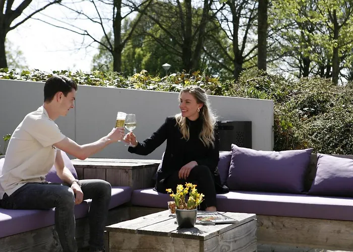 & - De Zeven Heuvelen 3*